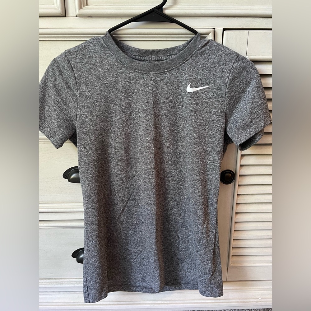 Gray Women’s XSMALL Nike Dri- Fit Tee